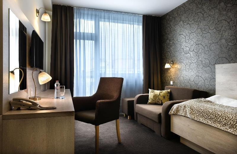 Hotel Magnolia Piest'any Exteriör bild