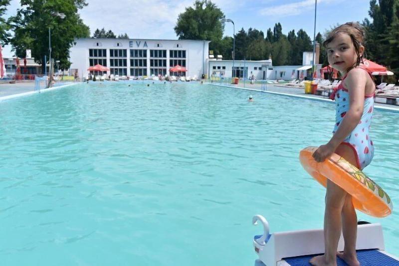 Hotel Magnolia Piest'any Exteriör bild
