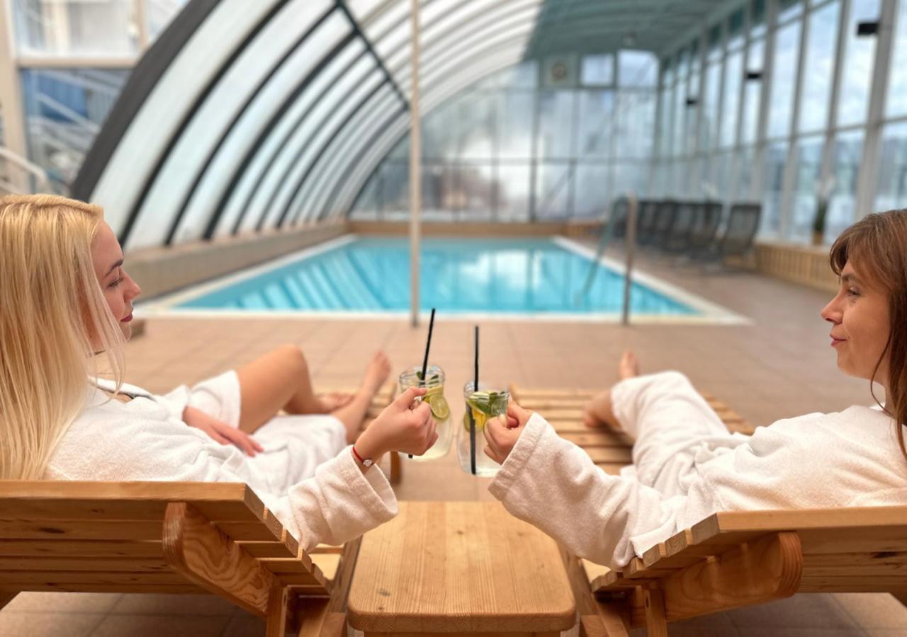 Hotel Magnolia Piest'any Exteriör bild